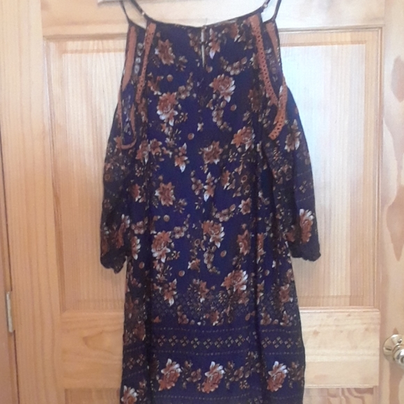Boho Cold Shoulder Dress - Picture 2 of 5